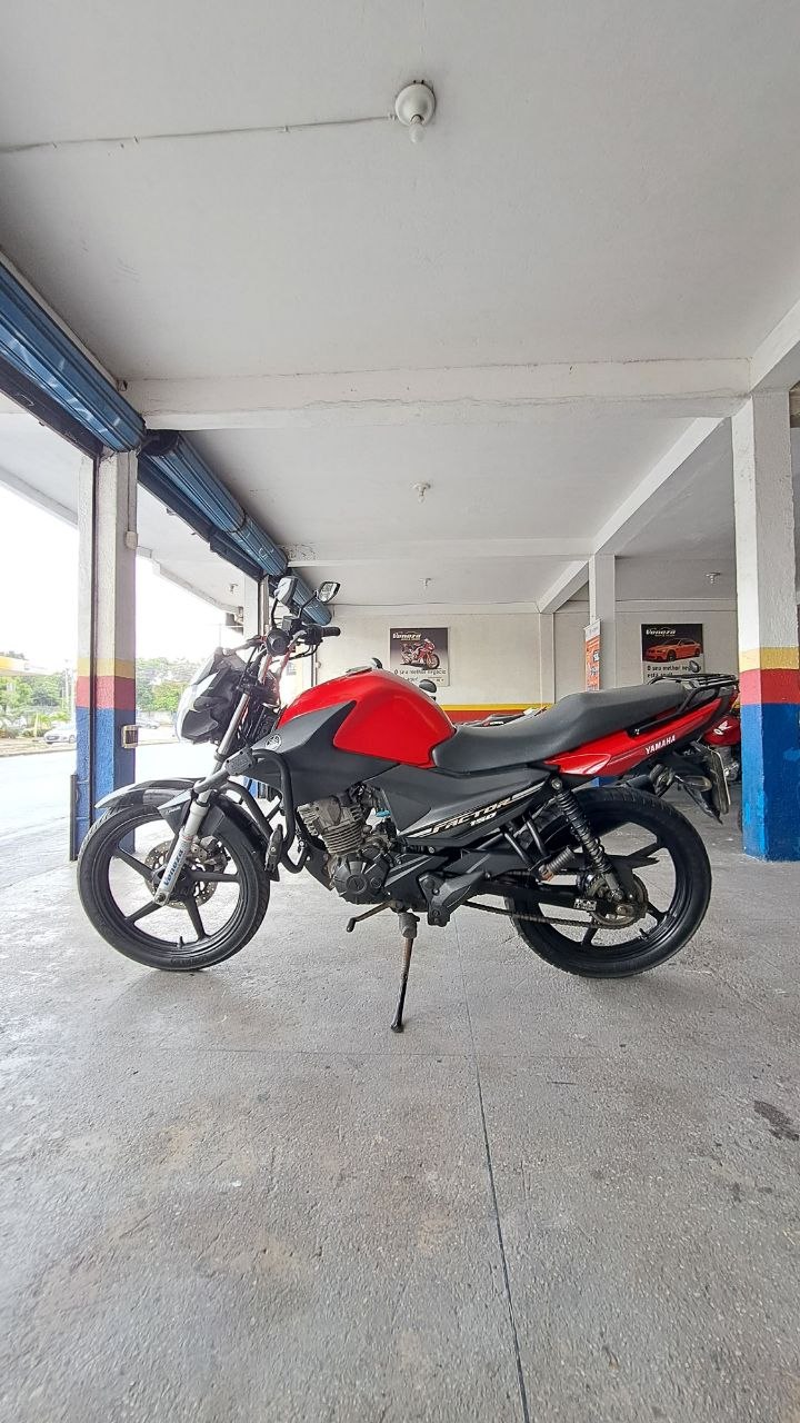 YAMAHA YBR 150 FACTOR ED LATERAL ESQUERDA